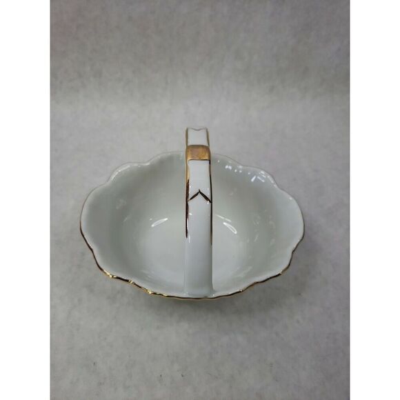 1987 Macy's All the Trimmings Holly Berry Gold Trim Christmas Bon Bon Basket - Picture 3 of 8